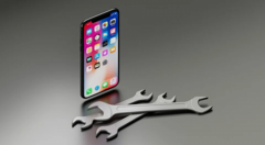 Apple разрешила ремонтировать iPhone X, если у него сломалась «чёлка»