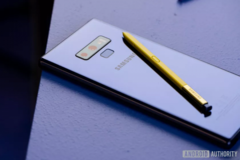 Samsung обновляет почти четырёхлетний флагман Galaxy Note 9, хотя и не обязана