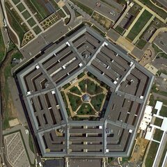 Бывший сотрудник Пентагона назвал армию США технологически отсталой
