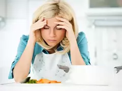 О какой неизлечимой болезни может говорить головная боль после еды