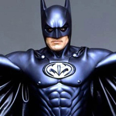 Легендарный костюм Бэтмена с сосками из фильма с Джорджем Клуни продают за 40 000 долларов