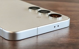 С выходом One UI 8.5 смартфоны Samsung начнут экономить батарею за счёт замедления Интернет и других сервисов во время бездействия