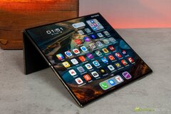 HUAWEI Mate XT — складной смартфон, который хочет даже моя мама. Он и правда невероятен