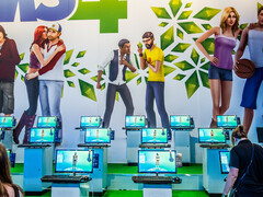 Из-за ошибки в The Sims 4 появился инцест. В России призвали запретить игру