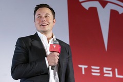 Илон Маск отказался от доли в Tesla почти на $4 млрд