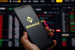 Ваши биткоины заморожены: биржа Binance приостановила вывод денег владельцев криптовалют