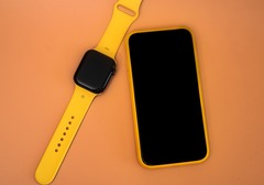 На видео показали необычный трюк с iPhone и Apple Watch