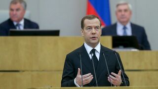 Дмитрий Медведев объяснил, что пишет в Twitter, потому что это «оружие врага», которое необходимо использовать
