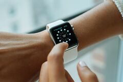 Часы Apple Watch отвязали от iPhone: почему это так важно