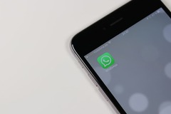 В WhatsApp появилась возможность переходить между вкладками с помощью смахиваний