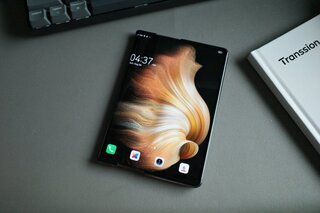 В Сеть попали изображения раздвигающегося смартфона Tecno Phantom Ultimate