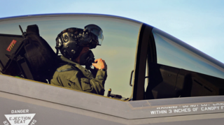 Шлем для истребителя F-35 Lightning II позволит пилоту видеть на 360 градусов