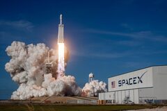 Falcon 9 успешно вывела на орбиту новую партию спутников Starlink после аварии