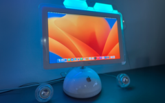 Вышедший в 2002 году iMac G4 превратили в стильный и удобный внешний дисплей