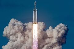 SpaceX обвинила утечку жидкого кислорода в падении осколков Falcon 9 на Польшу