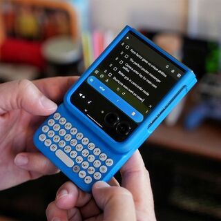 Чехол-клавиатуру Clicks в стиле BlackBerry выпустили для смартфонов Samsung