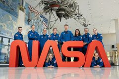 NASA представила новый набор астронавтов, которых будут готовить к полетам на Луну и Марс