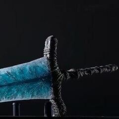 Фанаты Elden Ring могут вооружиться легендарным мечом темной луны в натуральную величину за 42 тысячи рублей
