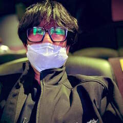 Кодзима одобряет: разработчик похвалил сериал «Из многих» и фильм «Хищник: Планета смерти»