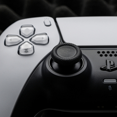 СМИ: Sony готовит новую версию контроллера DualSense со съемным аккумулятором