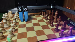 Шахматный робот на базе Raspberry Pi Pico обманывает и оскорбляет игроков с помощью ChatGPT