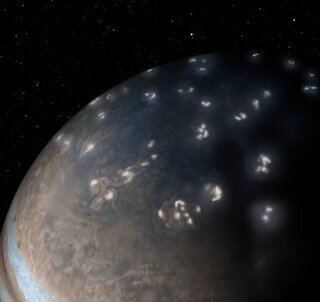 Астрономы наблюдают за плазменным шоу в атмосфере Юпитера