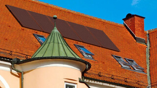 Sonnenkraft представила «терракотовую» солнечную панель для крыш с красной черепицей