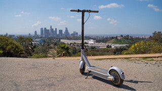 Segway отзывает более 220 тысяч электросамокатов, которые могут сломаться во время езды