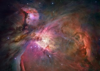 SpaceX случайно разгадала вековую тайну: почему ночное небо вдруг светится неоновым светом