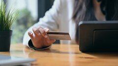 СМИ: в России произошел сбой оплаты по картам и QR-кодам