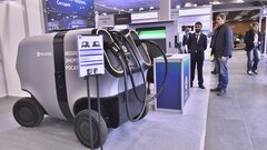 На российский рынок вывели первого беспилотного «робота-заправщика» для электромобилей
