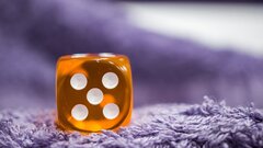 Археологи нашли игральные кости возрастом 12 000 лет