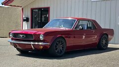 Энтузиаст оснастил Ford Mustang умной начинкой от автомобилей Tesla