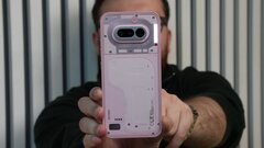 Обзор Nothing Phone (4a): не лучший по цифрам, но один из самых интересных
