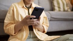 Большинство родителей поддерживают запрет смартфонов в российских школах