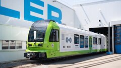 Stadler представил первый в мире узкоколейный водородный поезд