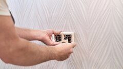 Россиянам объяснили, когда искры из розетки считаются нормой