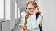 Как влияет запрет смартфонов в школах на детей: исследование