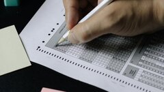 Рособрнадзор: ИИ выявил тысячи нарушений на ЕГЭ