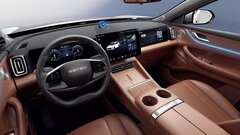 Автобренд ESTEO запустил цифровую экосистему: удаленный запуск, три дисплея и ИИ-ассистент