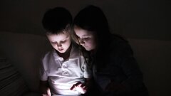 Франция запретила соцсети детям младше 15 лет