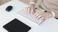 Капслок (Caps Lock): зачем нужна клавиша, как включить и отключить ввод только заглавных букв