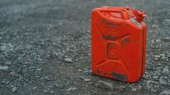 Даня Крастер получил топливо из старых покрышек: как это работает