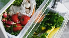 Доставка продуктов экономит россиянкам с детьми почти 143 часа в год: данные «Купера» и НАФИ