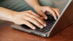 Онлайн-сервисы начали предупреждать о проблемах с оплатой через зарубежные браузеры