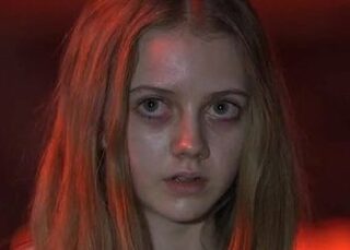 Джеймс, Мэри и Лора на жутких постерах фильма "Возвращение в Сайлент Хилл"