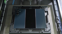 Два шарнира, лазеры и роботы. Samsung рассказала о процессе сборки Galaxy Z TriFold, объявила скидку 50% на первый ремонт экрана и пообещала обновлять устройство 7 лет