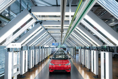 Конец эпохи: с конвейера «Стеклянного завода» Volkswagen сошёл последний автомобиль