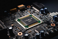 Илон Маск: Tesla AI5 сделает автомобили «почти идеальными», Tesla AI6 улучшит роботов Optimus и дата-центры, а Tesla AI7 отправится в космос