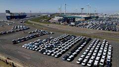 Германия очень сильно пострадала от действий Трампа: поставки немецких автомобилей в США упали